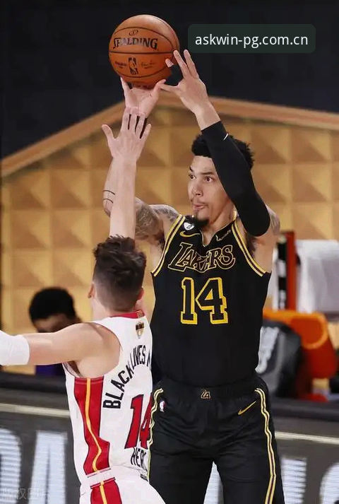 揭秘沙梅特离队倒计时？尼克斯备好六张底牌，背后算盘打得叮当响